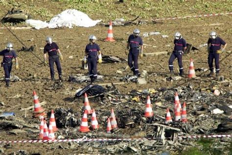 25 Images of the Disastrous Concorde Crash of 2000 - History Collection