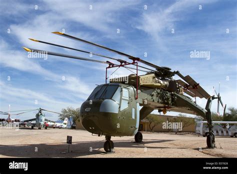 Tucson, AZ, USA - December 12, 2014 : Sikorsky CH-54A Tarhe Skycrane ...