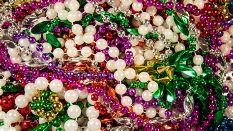 Gasparilla gear: 8 places to get beads and pirate costumes in Tampa Bay ...