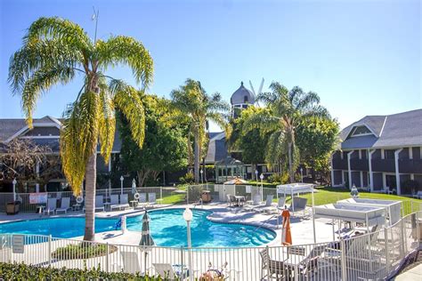 Poolside Guest Room with Two Queen Beds in Carlsbad CA | Carlsbad by ...