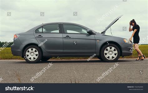 2,595 Crash Car Open Hood Images, Stock Photos & Vectors | Shutterstock