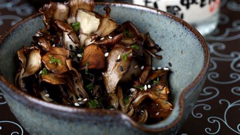 Maitake Mushroom Recipes (6 Best Ways)