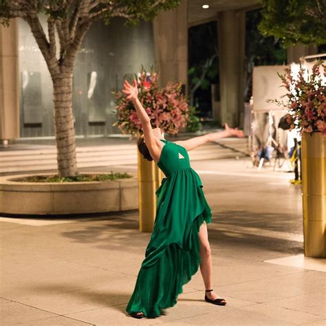 Watch Margaret Qualley Go Insane In Kenzo’s New Perfume Advert ...