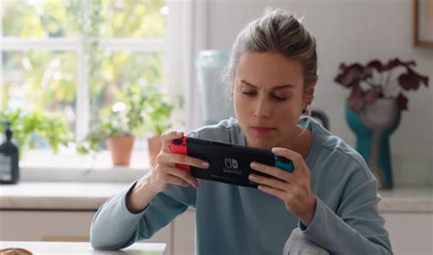 Brie Larson plays her favorite Switch games in a new Nintendo commercial | The GoNintendo ...