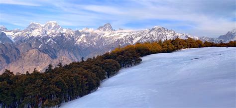 Snowfall in Auli, Uttrakhand : r/IndiaSpeaks