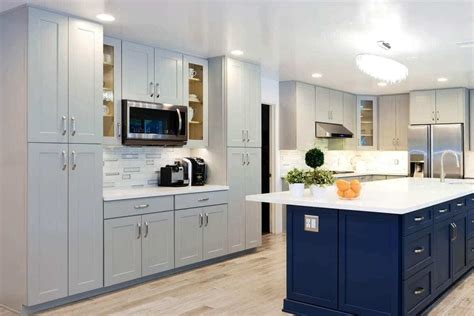 10 Most Popular Styles and Colors for Shaker Kitchen Cabinets in 2020 ...