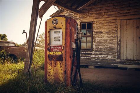 Abandoned Gas station [1728X1152] : r/AbandonedPorn