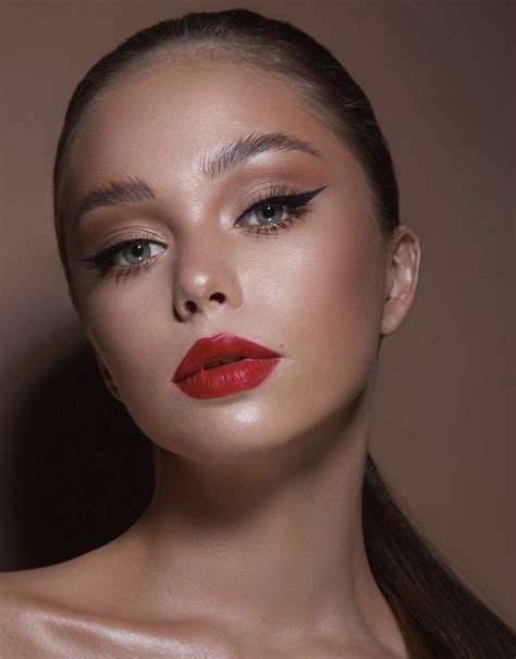 35 Stunning Red Lips Makeup Looks & Ideas - Your Classy Look