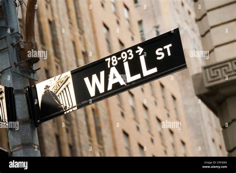 Wall street sign Stock Photo - Alamy