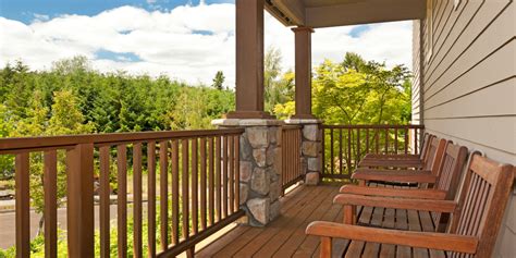 What are the Best Railing Materials to Use? | Deck & Fence Depot