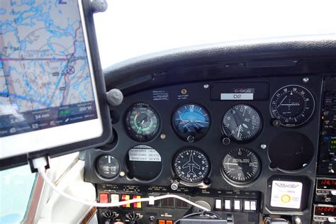 Cessna 337 Cockpit 07Aug19.01 | the iPad on left is a life s… | Flickr