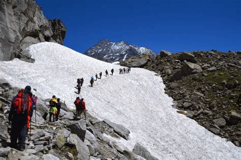 Why Hampta Pass is the perfect trek for your first Himalayan trek? - EagleI