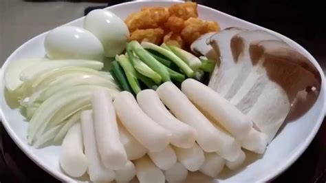 How to Make Spicy Korean Rice Cake | Ddeokbokki / Tteokbokki | 떡볶이 ...