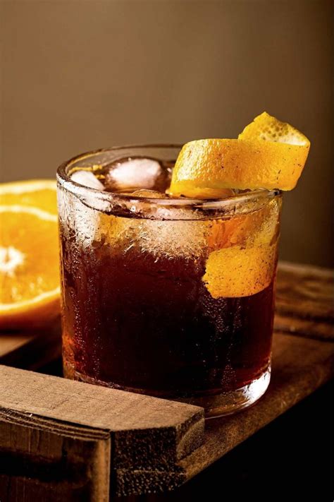 11 Best Sweet Vermouth Cocktails (Easy Vermouth Drinks) - IzzyCooking