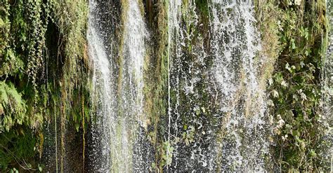 Time-lapse Photography of Flowing Plunge Waterfalls · Free Stock Photo