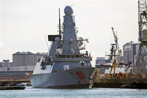 HMS Dragon outbound from Portsmouth naval base today on a deployment to the Gulf. : r/WarshipFans