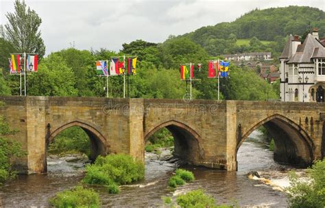 Llangollen Bridge, North Wales Stock Photo - Image: 25288234