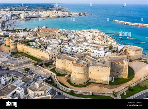 Schloss von otranto -Fotos und -Bildmaterial in hoher Auflösung – Alamy