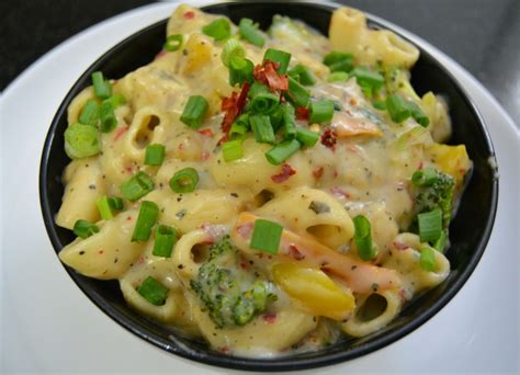 White Sauce Pasta with Vegetables Recipe - MUMMY RECIPES