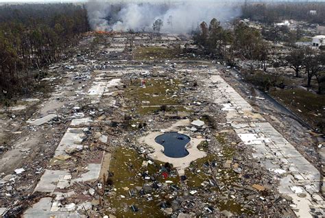 Andrew vs Katrina - Extreme Events Institute (EEI) - Florida International University