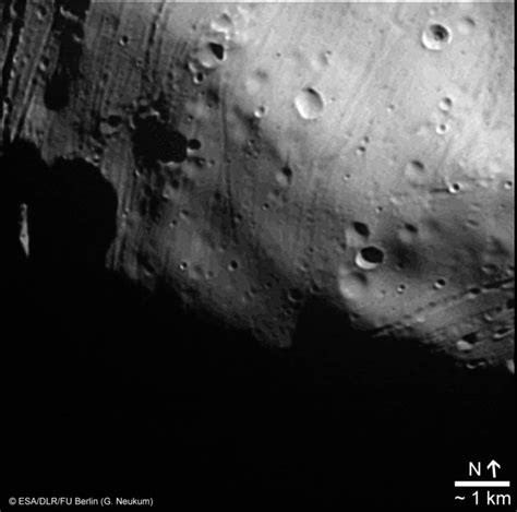 Space in Images - 2008 - 10 - Details of Phobos’s surface