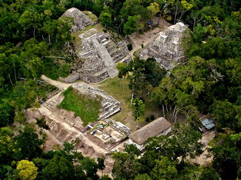 5 datos interesantes del parque arqueológico Yaxhá en Petén