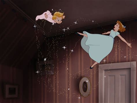 Wendy Darling Peter Pan Flying Wendy Pan Peter Screencaps Disney Return Darling Cartoon Land ...