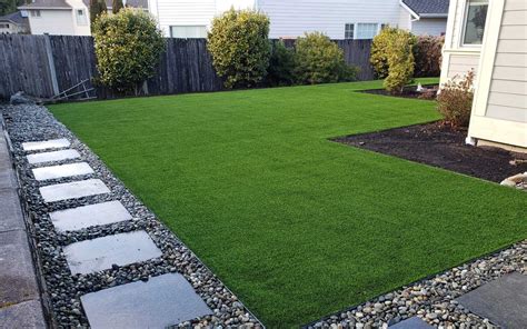 Artificial Turf Backyard / Installing Artificial Grass Gardeners Backyard Ideas - Xgrass ...