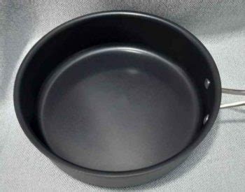 5 PFOA & PTFE Free Cookware Brands You Can Trust (2023)