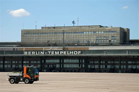 Tempelhof Airport - Berlin Love