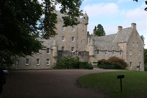 Cawdor Castle - Macbeth's castle according to Shakespeare | Cawdor ...