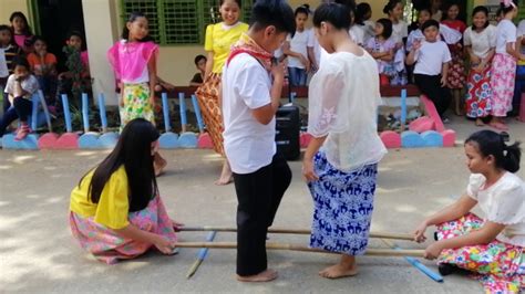 KATUTUBONG SAYAW TINIKLING - YouTube