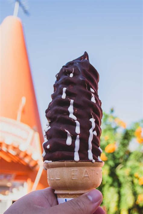 26 Magical Foods You HAVE To Try At Disneyland