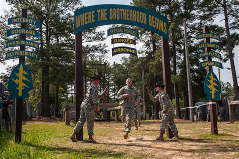 2015 US Army Reserve Best Warrior Competition: Obstacle course