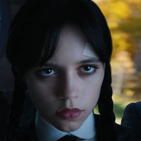 jenna ortega as wednesday addams Wednesday Addams Makeup, Addams Family Wednesday, Good ...