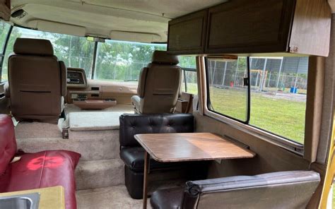 1976 GMC Motorhome Glenbrook interior | Barn Finds