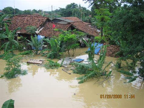 Berita Bencana Alam Banjir Di Jakarta - Homecare24