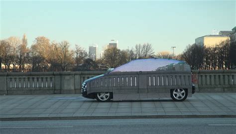 Mercedes presenta el ‘carro invisible’, creado con tecnología de hoy