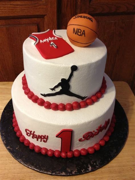 Tartas de cumpleaños asombrosas creaciones para todas las edades | Basketball birthday cake ...