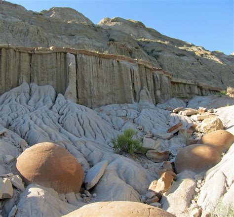 ADVENTURES WITH ROCKS (TM): August 2013 | North dakota badlands, Badlands, Geology