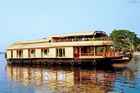 3 Bedroom Premium Houseboat in Alleppey - Alleppey Houseboat Club