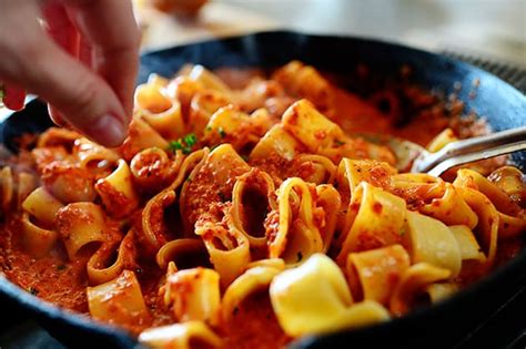 Pioneer Woman Roasted Red Pepper Pasta Recipe - Food Fanatic