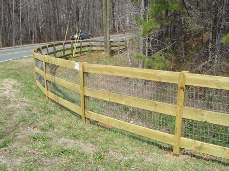 Wood Fence: Wire And Wood Fence