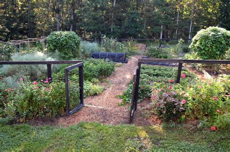 Quarter-Acre Garden Plans 2020 - The Seasonal Homestead