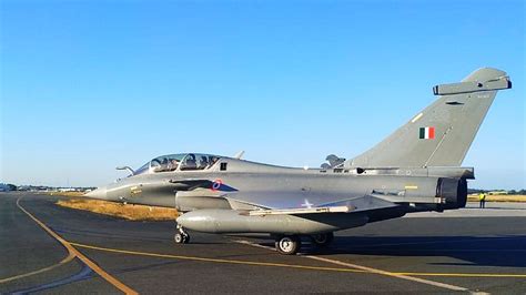 First Five Rafale Fighter Jets Fly from France to India - Defense News