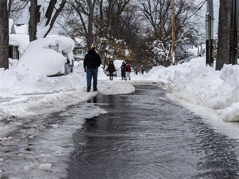 New York snowstorm: New York on alert as flooding becomes new threat to ...