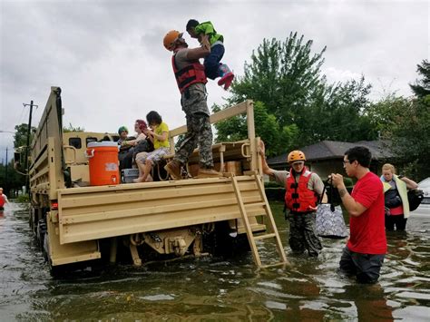 Hurricane Harvey: Photos of people being rescued - Business Insider