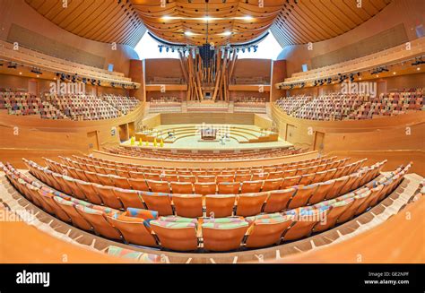 Walt disney concert hall interior hi-res stock photography and images - Alamy