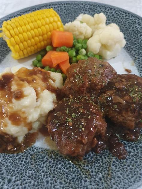 I made Beef rissoles with gravy for dinner. They were delicious ...