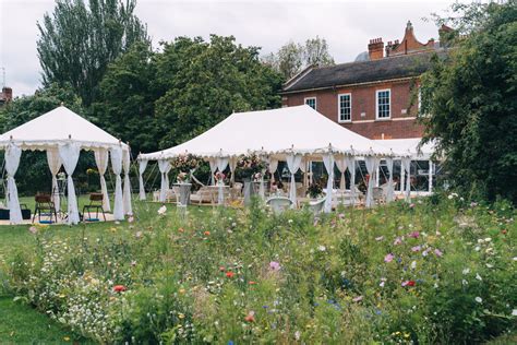 Intimate London Wedding at Chelsea Physic Garden – Grace & Jamie | Miss Gen Photography ...